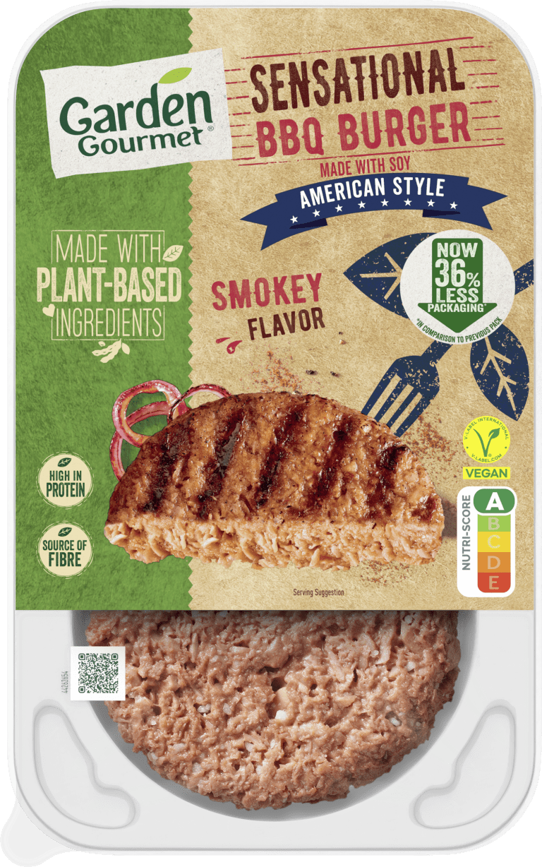 De Garden Gourmet Sensational BBQ burger America-style is een overheerlijk gekruide en malse vegan vleesvervanger.